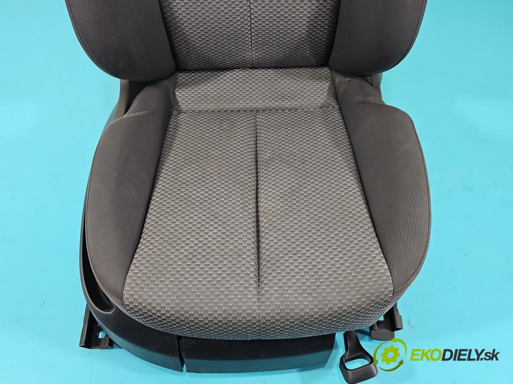 Seat Leon II 2005-2012 1.6 8V 102 HP manual 75 kW 1595 cm3 5- Sedačka pravý  (Sedačka, sedadlo)