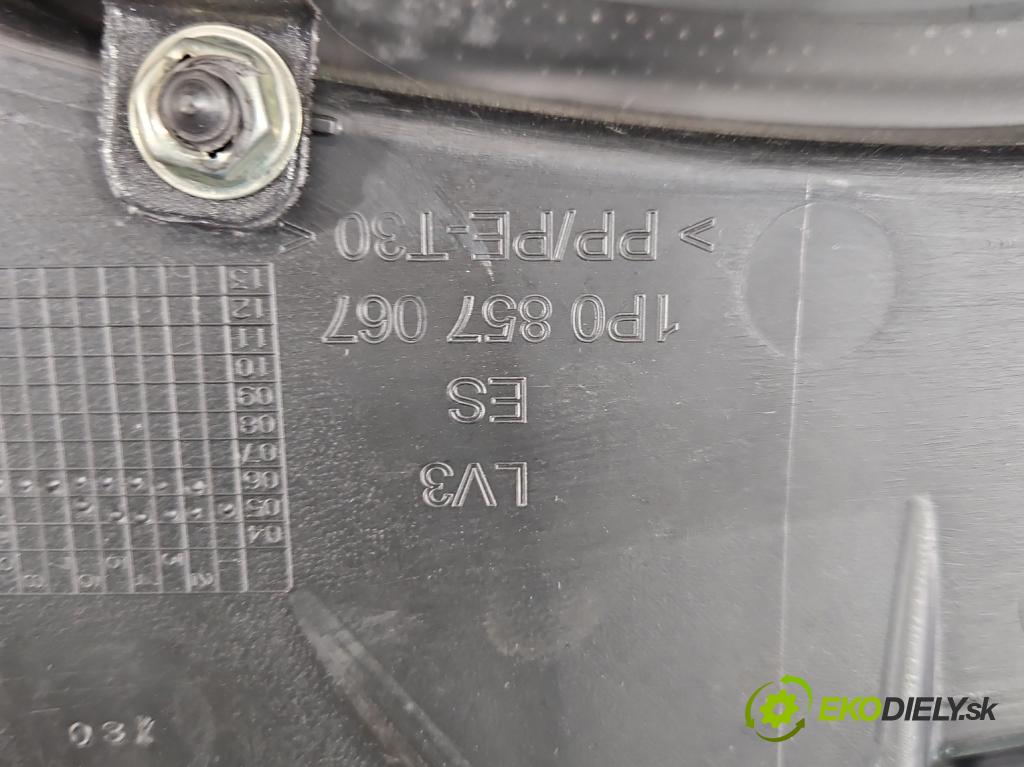 Seat Leon II 2005-2012 1.6 8V 102 HP manual 75 kW 1595 cm3 5- kokpit,pristrojová doska rozdeľovacia