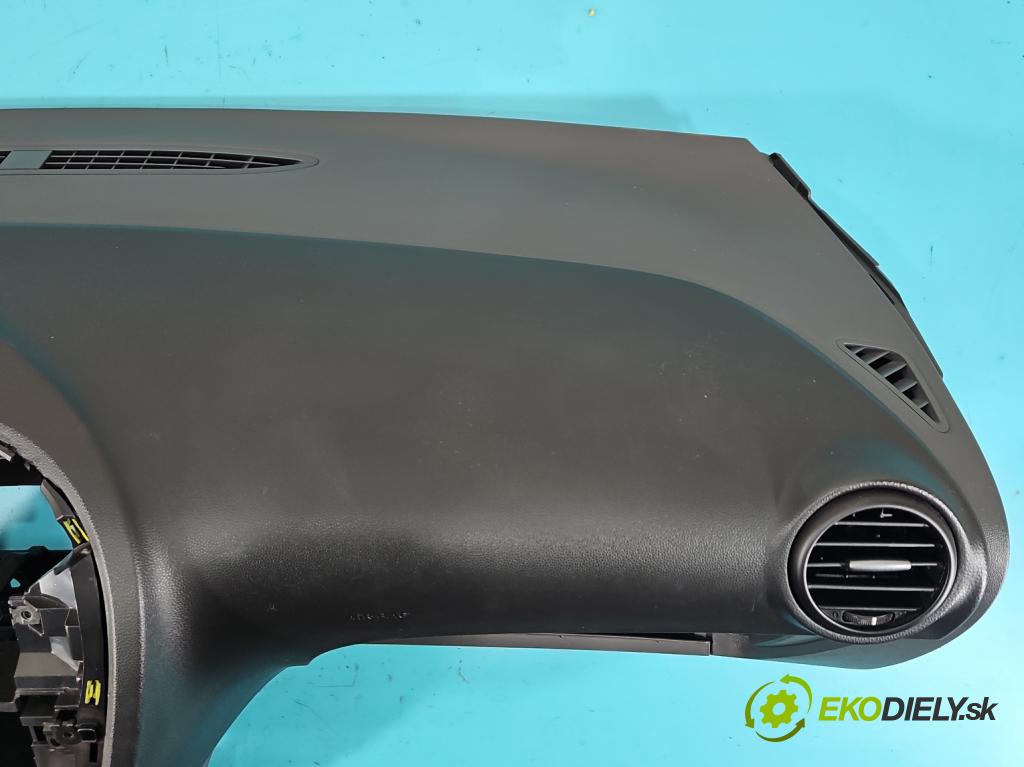 Seat Leon II 2005-2012 1.6 8V 102 HP manual 75 kW 1595 cm3 5- kokpit,pristrojová doska rozdeľovacia