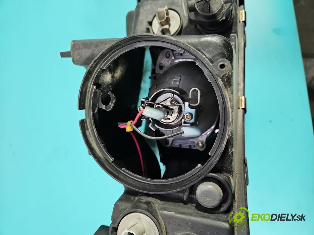 Honda Accord VII 2002-2008 2.2 i-ctdi: 140 HP manual 103 kW 2204 cm3 5- Reflektor: pravý  (Pravé)