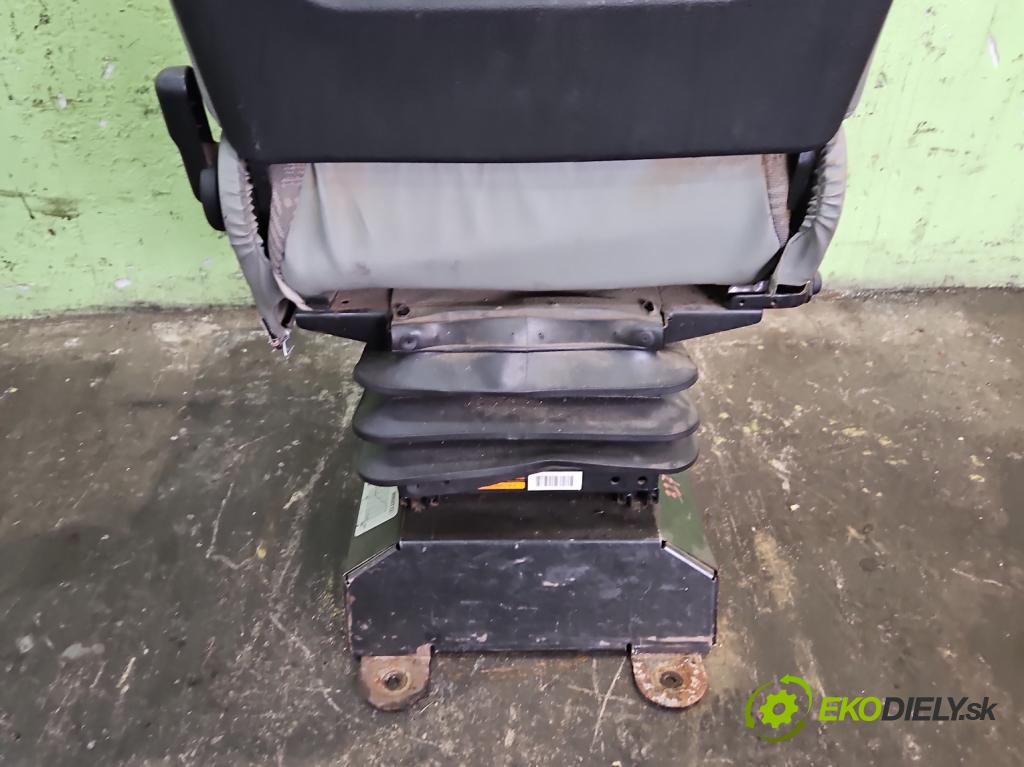 Renault Mascott 1999-2010 2.8 TD 86 HP manual 63 kW 2800 cm3 5- Sedačka ľavý  (Sedačka, sedadlo)