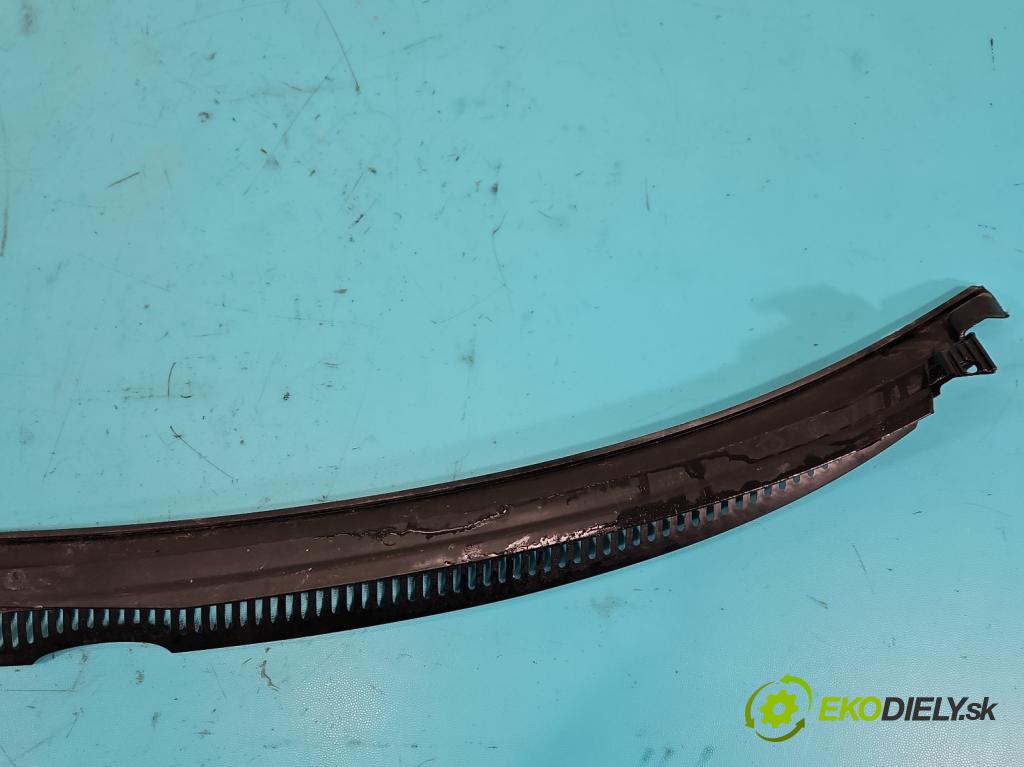 Audi A4 B7 2004-2008 2.0 TDi 170 HP manual 125 kW 1968 cm3 5- torpédo  (Torpédo (plast pod čelným sklom))