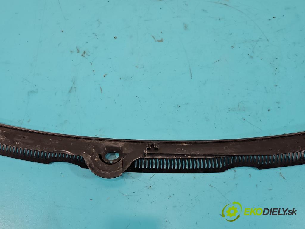 Audi A4 B7 2004-2008 2.0 TDi 170 HP manual 125 kW 1968 cm3 5- torpédo  (Torpédo (plast pod čelným sklom))