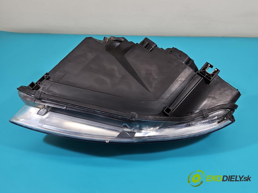 Audi A4 B7 2004-2008 2.0 TDi 170 HP manual 125 kW 1968 cm3 5- Reflektor: pravý 0301219202 (Pravé)