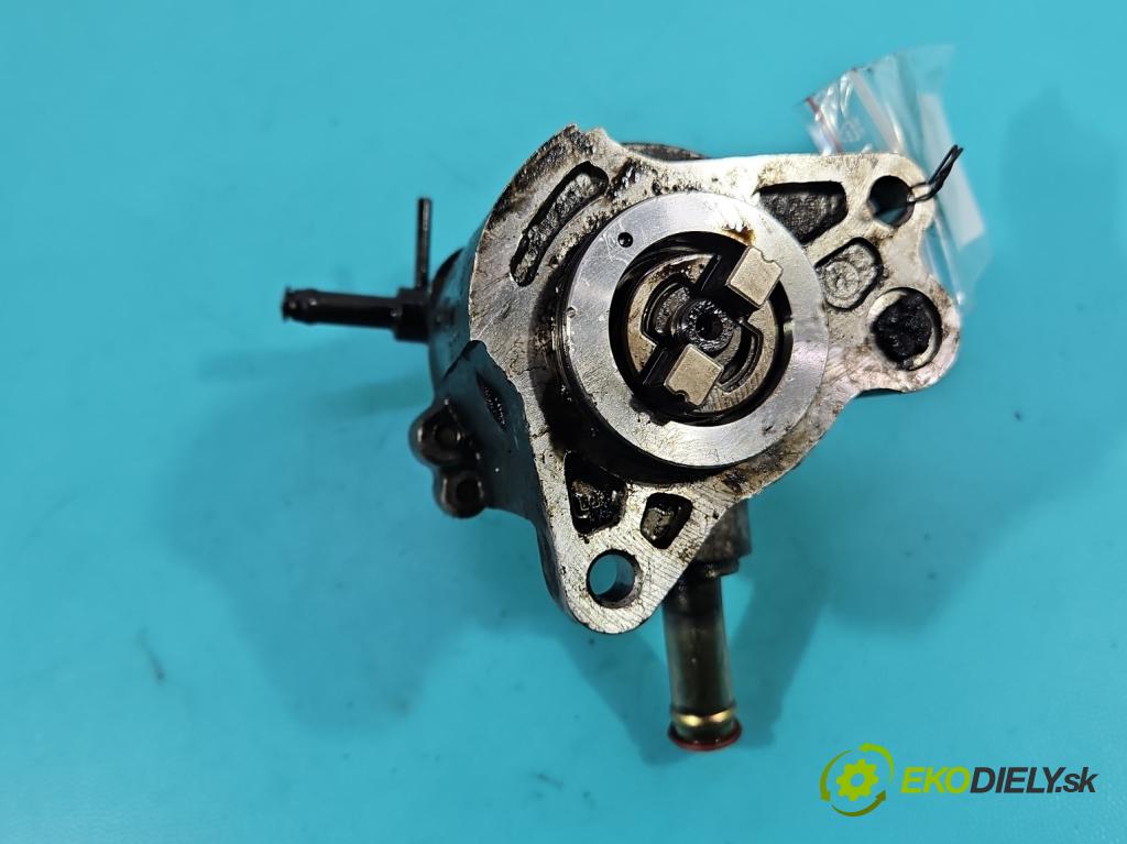 Toyota Rav4 II 2000-2005 2.0 d4d 116 hp manual 85 kW 1995 cm3 5- čerpadlo vákuum 29300-27020