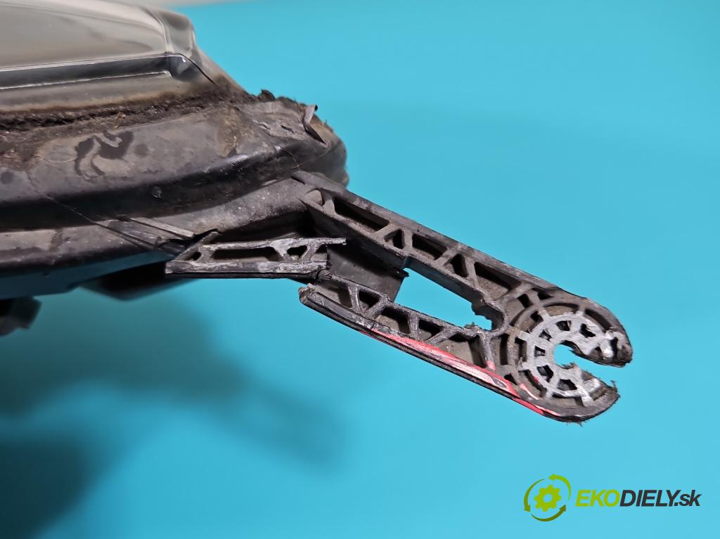 Opel Insignia A 2008-2017 2.0 cdti 160 HP automatic 118 kW 1956 cm3 5- Reflektor: pravý  (Pravé)