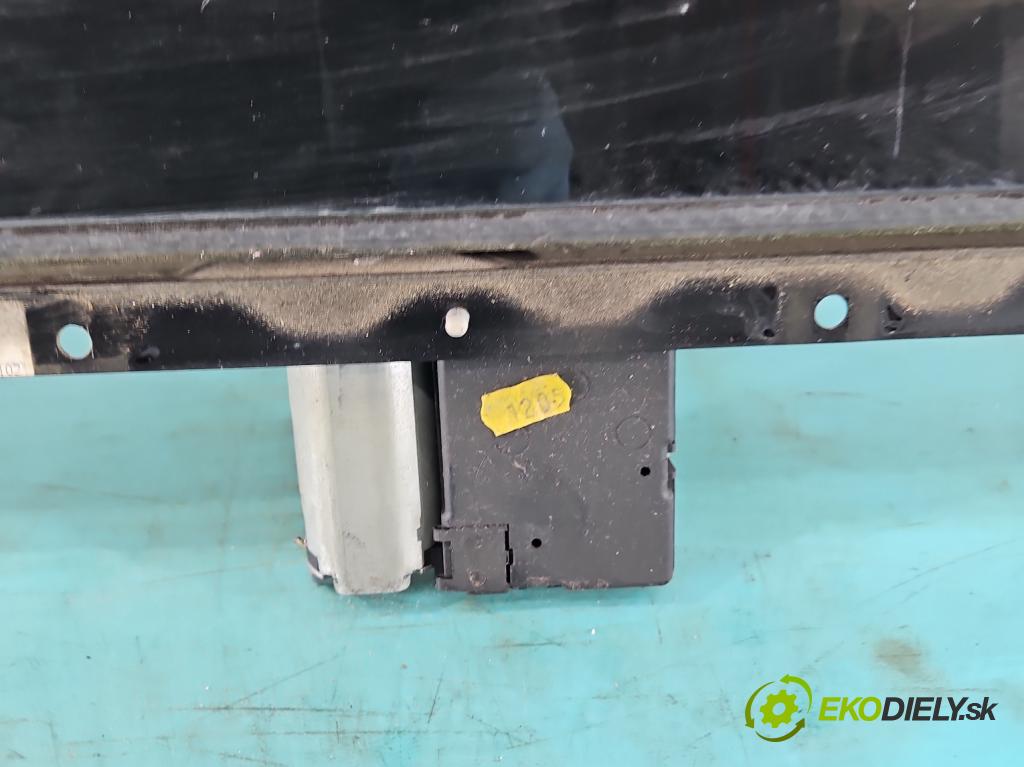 Vw Golf III 1991-1998 1.8 90 hp manual 66 kW 1781 cm3 5- Střešní okno:  (Okna karoserie)