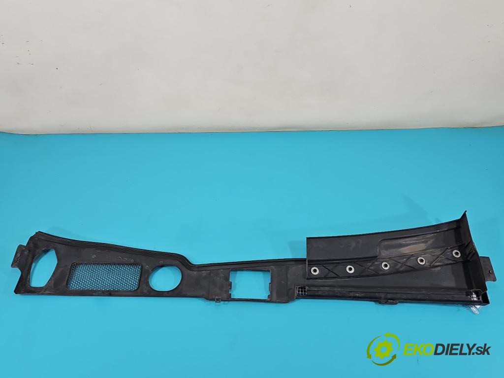 Audi Q5 2008-2016 2.0 TDi 170 HP automatic 125 kW 1968 cm3 5- torpédo 8R1819447A (Torpédo (plast pod čelným sklom))