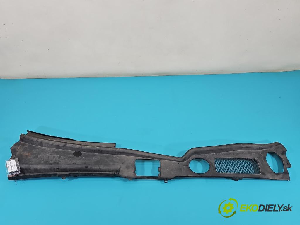 Audi Q5 2008-2016 2.0 TDi 170 HP automatic 125 kW 1968 cm3 5- torpédo 8R1819447A (Torpédo (plast pod čelným sklom))