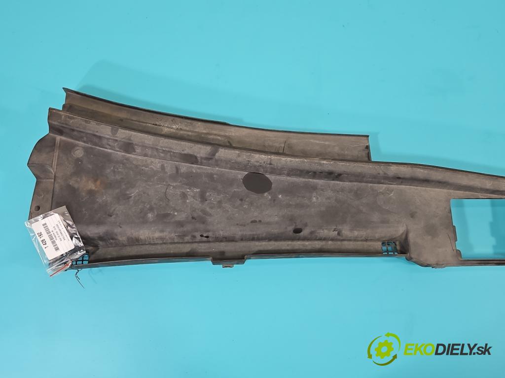 Audi Q5 2008-2016 2.0 TDi 170 HP automatic 125 kW 1968 cm3 5- torpédo 8R1819447A (Torpédo (plast pod čelným sklom))