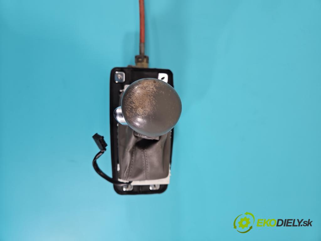 Audi Q5 2008-2016 2.0 TDi 170 HP automatic 125 kW 1968 cm3 5- Páka: Změny: stupeň,rýchlosť 8R1713041B (Rýchlostná páka (kulisa))