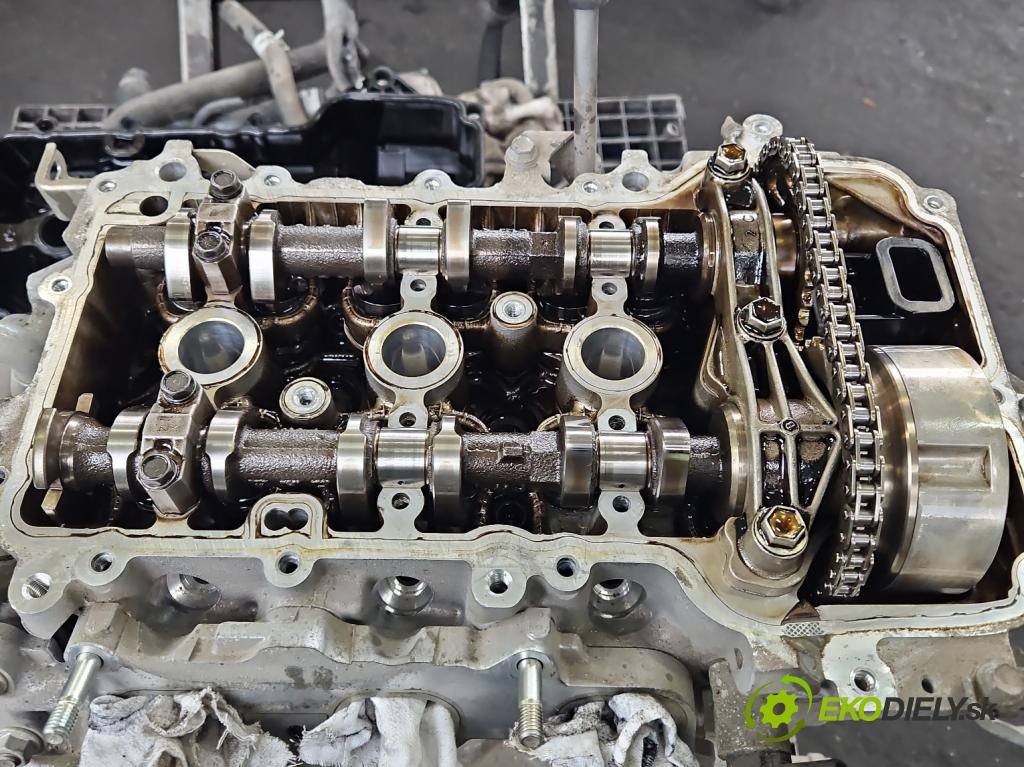 Toyota Yaris III 2011-2020 1.0 VVT-i: 69KM manual 51 kW 998 cm3 3- motor benzín: 1KR