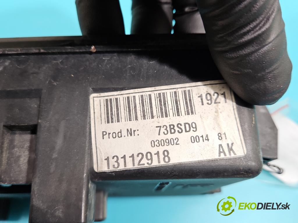 Opel Vectra C 2002-2008 2.0 dti 101 hp manual 74 kW 1995 cm3 4- skříňka pojistková 13112918 (Pojistkové skříňky)