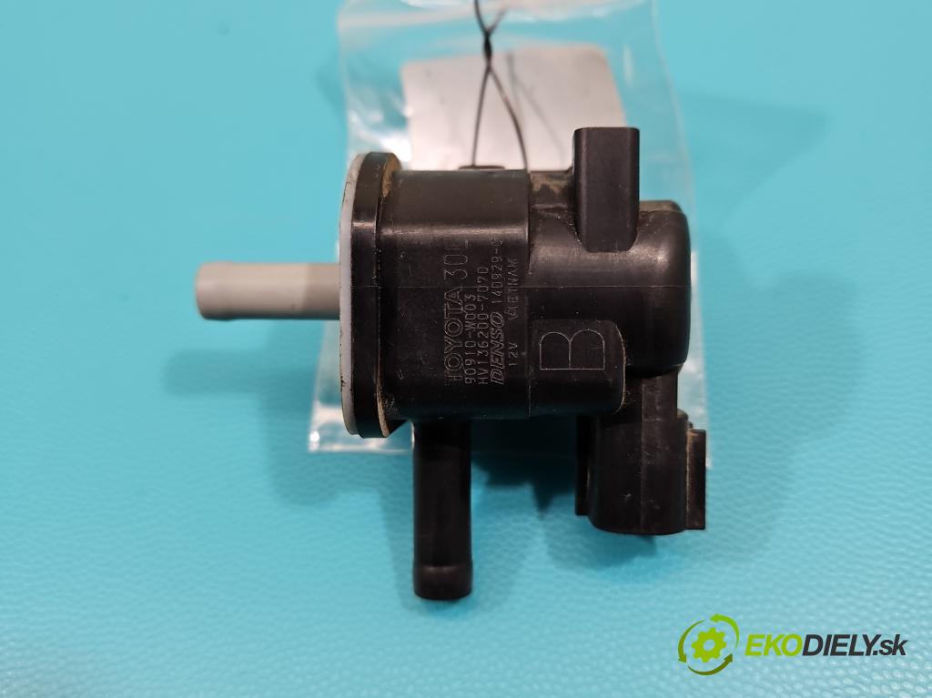 Toyota Yaris III 2011-2020 1.0 VVT-i: 69KM manual 51 kW 998 cm3 3- ventil podtlaku 136200-7070 (Ventily)