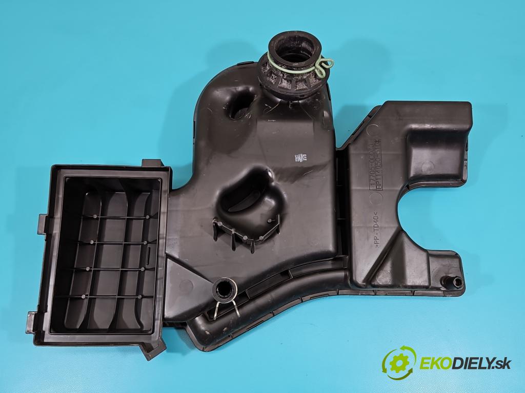 Toyota Yaris III 2011-2020 1.0 VVT-i: 69KM manual 51 kW 998 cm3 3- obal filtra vzduchu 17705-0Q030 (Obaly filtrov vzduchu)