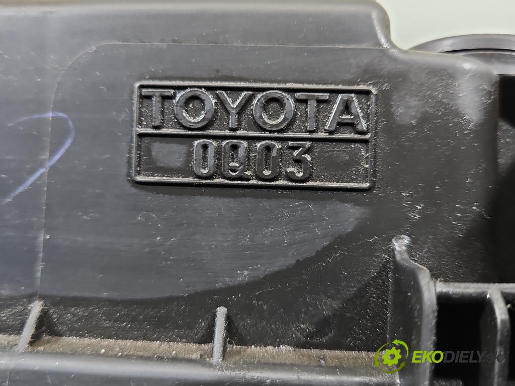 Toyota Yaris III 2011-2020 1.0 VVT-i: 69KM manual 51 kW 998 cm3 3- obal filtra vzduchu 17705-0Q030 (Obaly filtrov vzduchu)