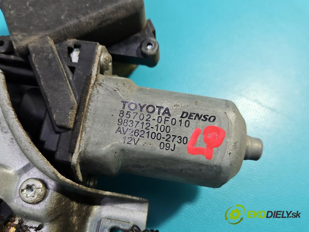 Toyota Yaris II 2005-2011 1.4 d4d 90 hp manual 66 kW 1364 cm3 5- mechanismus stahování přední levý 983587-103