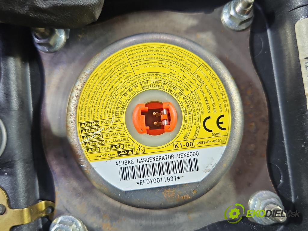 Toyota Yaris II 2005-2011 1.4 d4d 90 HP manual 66 kW 1364 cm3 5- airbag vzduch: Řidiči:  (Airbagy)