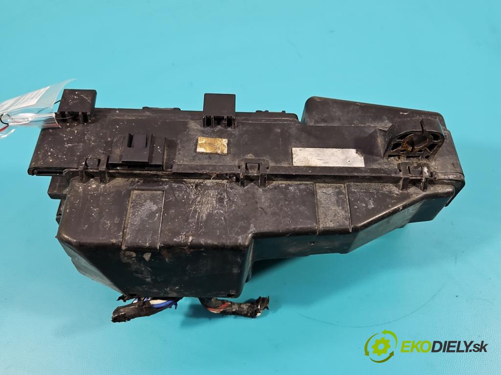 Honda Accord VII 2002-2008 2.2 i-ctdi: 140 hp manual 103 kW 2204 cm3 5- skříňka pojistková  (Pojistkové skříňky)