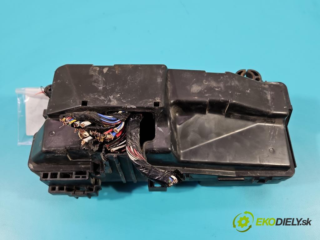 Honda Accord VII 2002-2008 2.2 i-ctdi: 140 hp manual 103 kW 2204 cm3 5- skříňka pojistková  (Pojistkové skříňky)