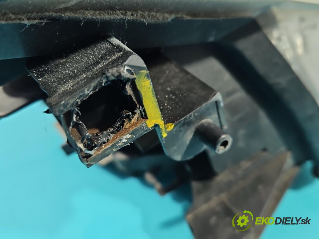 Mazda 6 II GH 2007-2012 2.0 CITD 140 HP manual 103 kW 1998 cm3 5- Reflektor: pravý  (Pravé)