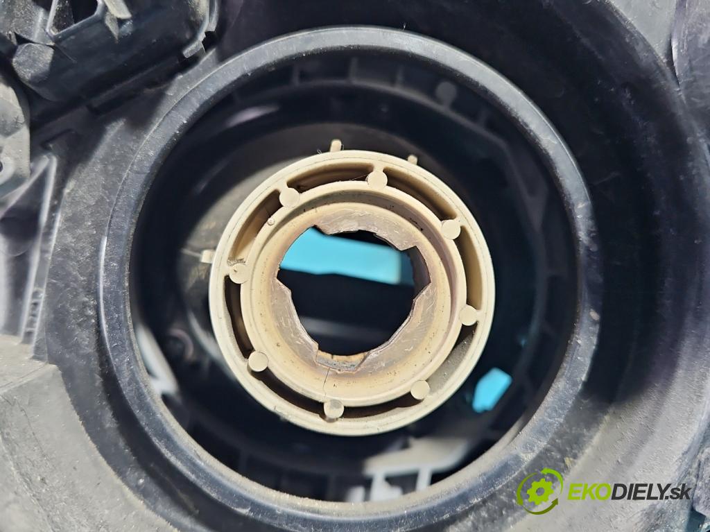 Mazda 6 II GH 2007-2012 2.0 CITD 140 HP manual 103 kW 1998 cm3 5- Reflektor: pravý  (Pravé)