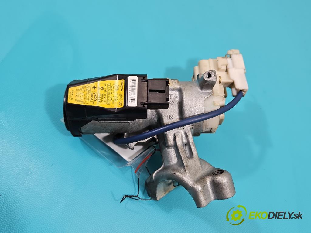 Toyota Yaris verso 1.3 vvti 86 HP manual 63 kW 1299 cm3 5- Spínačka  (Spínacie skrinky a kľúče)