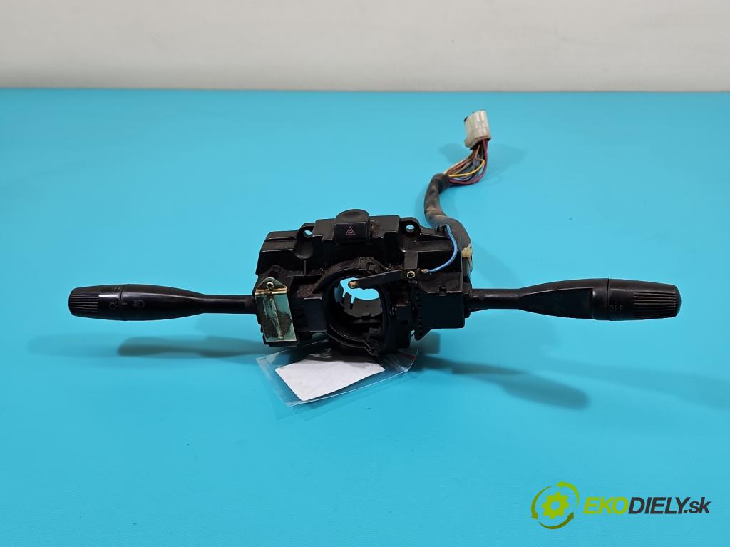 Daewoo Tico 0.8 41 HP manual 30 kW 796 cm3 5- prepínač komplex:  (Prepínacie páčky pod volantom)