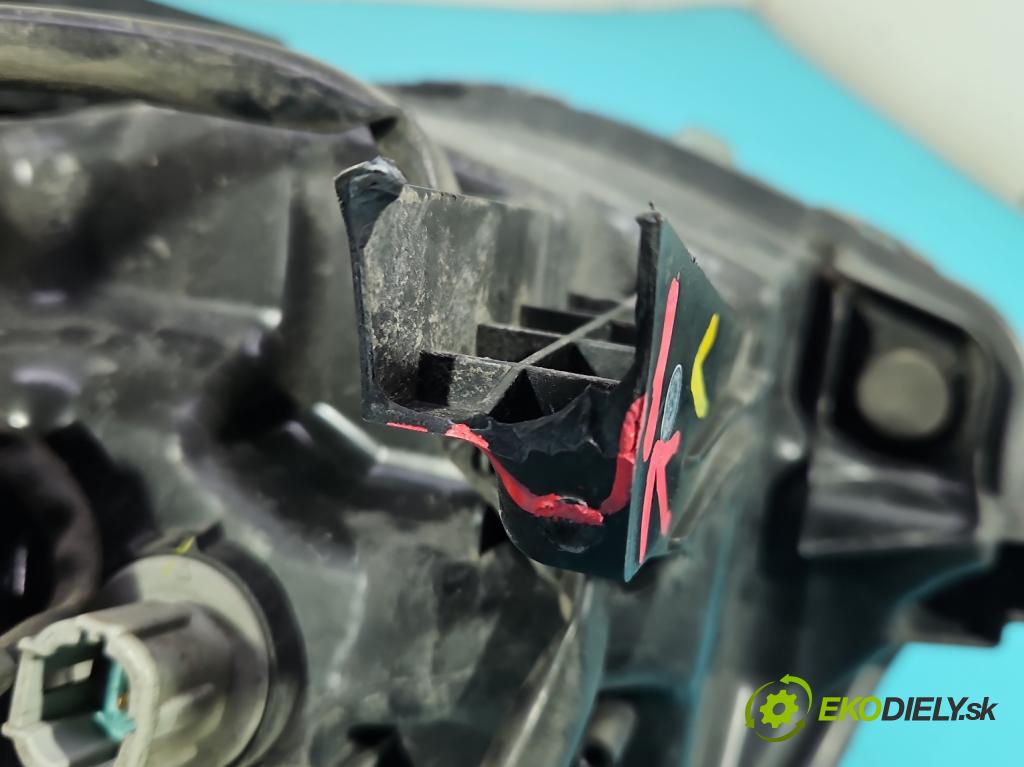 Nissan X-trail III T32 2013-2021 1.6 dci 131 HP manual 96 kW 1598 cm3 5- Reflektor: pravý  (Pravé)