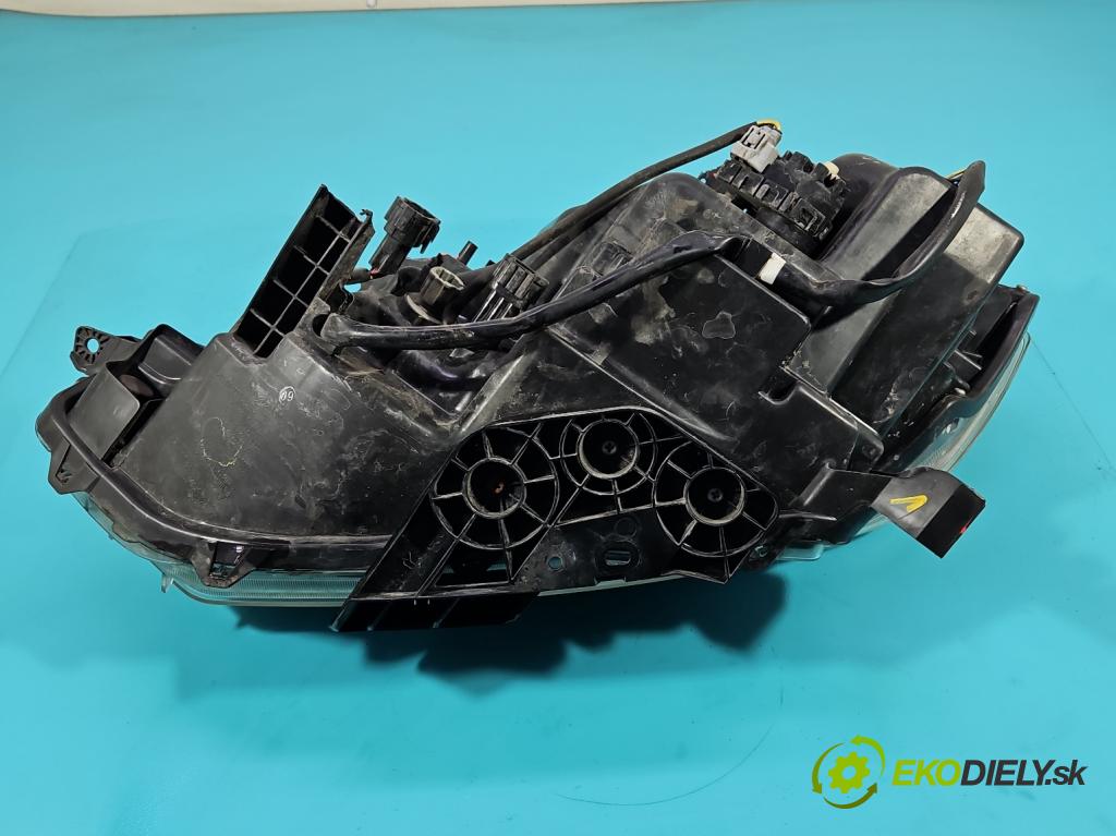 Nissan X-trail III T32 2013-2021 1.6 dci 131 HP manual 96 kW 1598 cm3 5- Reflektor: pravý  (Pravé)