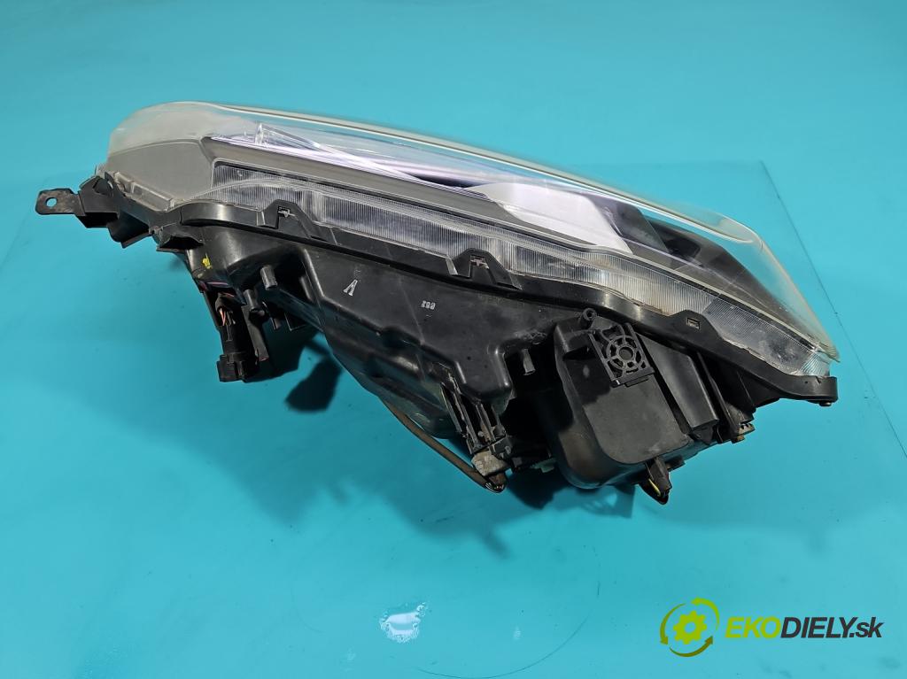 Nissan X-trail III T32 2013-2021 1.6 dci 131 HP manual 96 kW 1598 cm3 5- Reflektor: pravý  (Pravé)