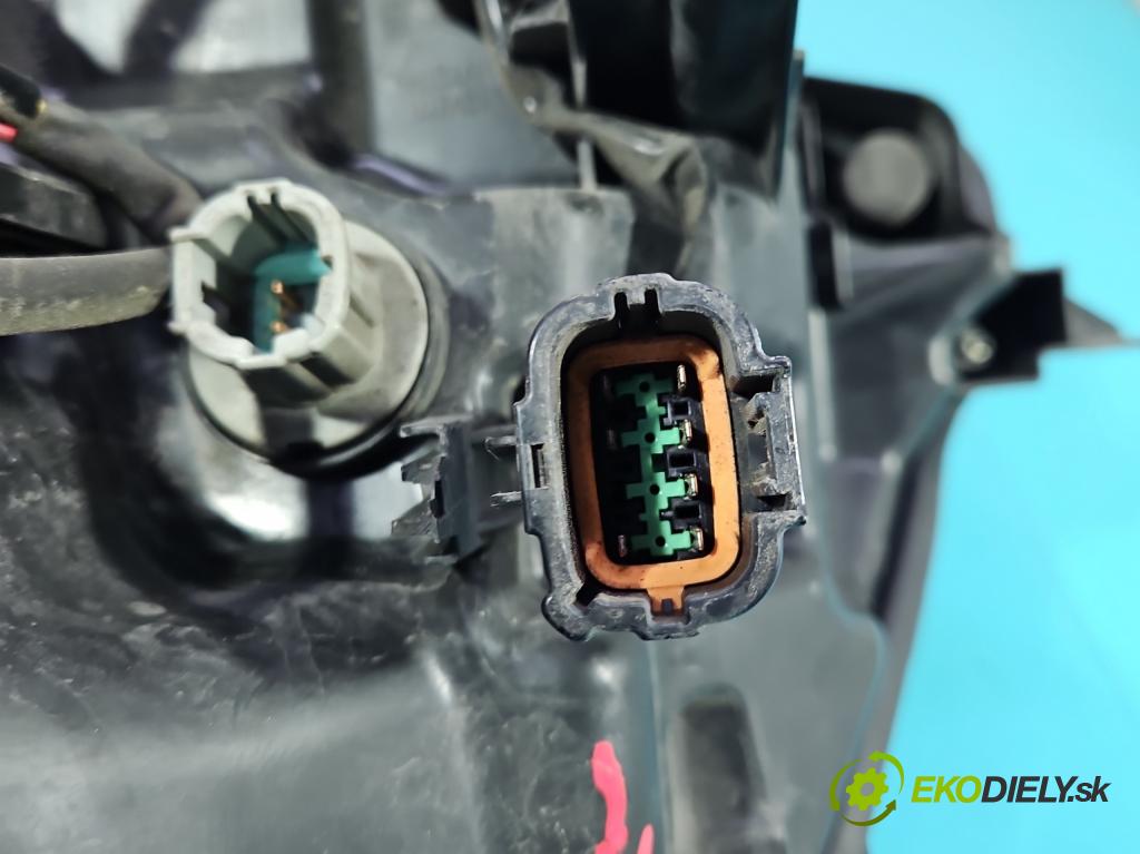 Nissan X-trail III T32 2013-2021 1.6 dci 131 HP manual 96 kW 1598 cm3 5- Reflektor: pravý  (Pravé)