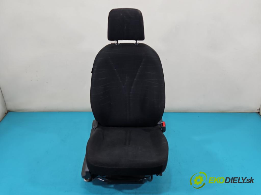 Toyota Yaris II 2005-2011 1.4 d4d 90 HP manual 66 kW 1364 cm3 5- Sedačka pravý  (Sedačka, sedadlo)