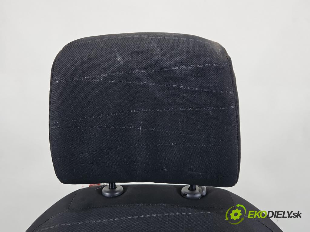 Toyota Yaris II 2005-2011 1.4 d4d 90 HP manual 66 kW 1364 cm3 5- Sedačka pravý  (Sedačka, sedadlo)