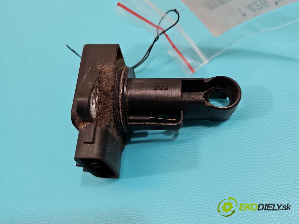 Toyota Yaris II 2005-2011 1.4 d4d 90 HP manual 66 kW 1364 cm3 5- průtokoměr: 22204-33010 (Váhy vzduchu)