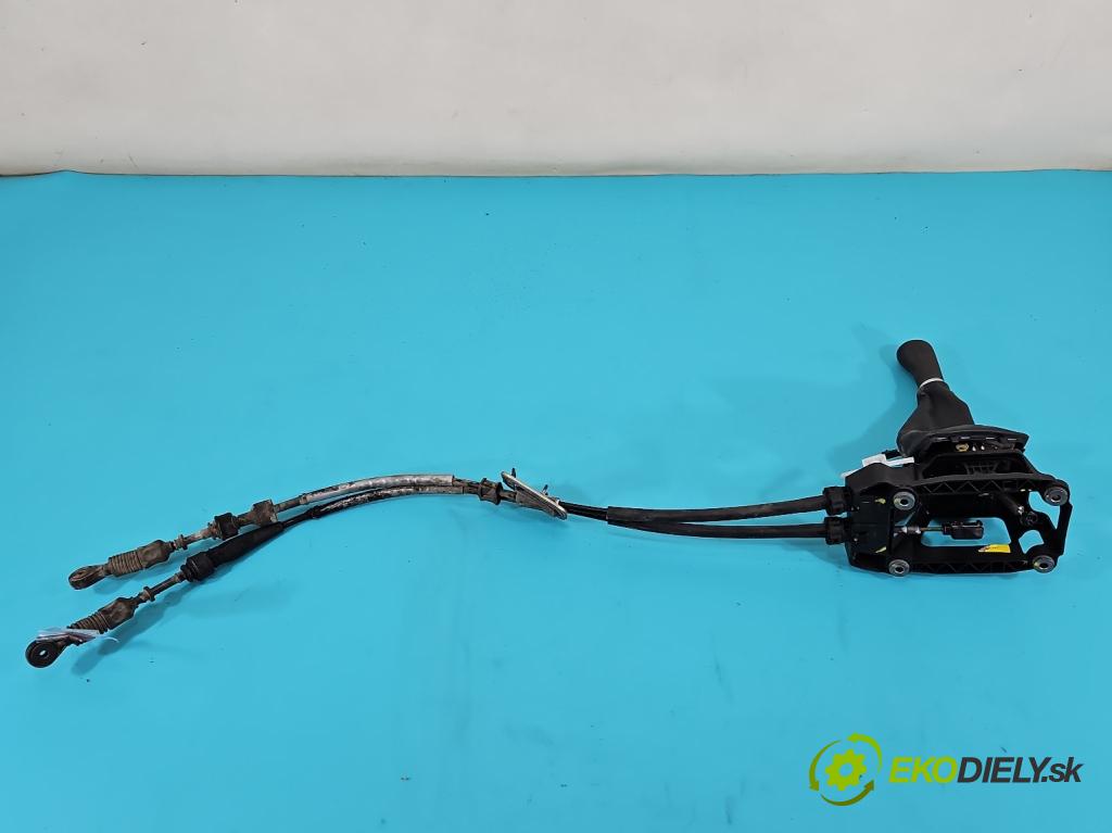 Toyota Corolla E12 2001-2009 2.0 D4-D: 90 HP manual 66 kW 1995 cm3 5- Páka: Změny: stupeň,rýchlosť  (Rýchlostná páka (kulisa))