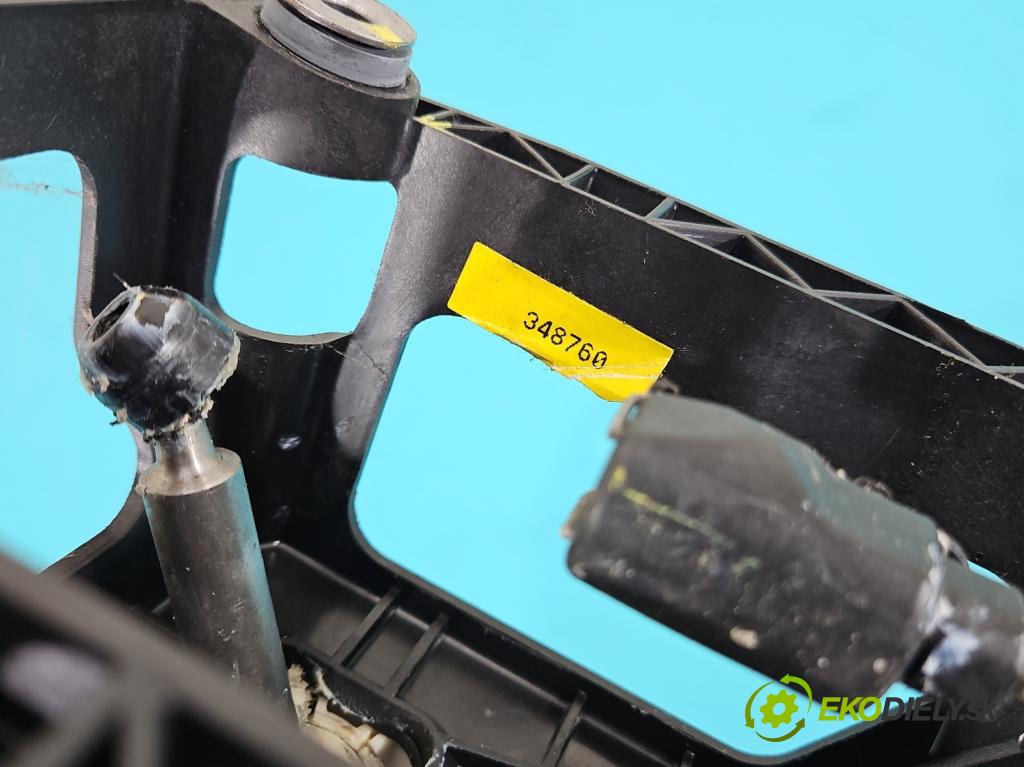 Toyota Corolla E12 2001-2009 2.0 D4-D: 90 HP manual 66 kW 1995 cm3 5- Páka: Změny: stupeň,rýchlosť  (Rýchlostná páka (kulisa))