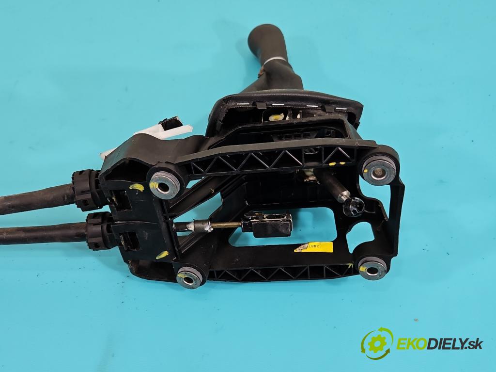 Toyota Corolla E12 2001-2009 2.0 D4-D: 90 HP manual 66 kW 1995 cm3 5- Páka: Změny: stupeň,rýchlosť  (Rýchlostná páka (kulisa))