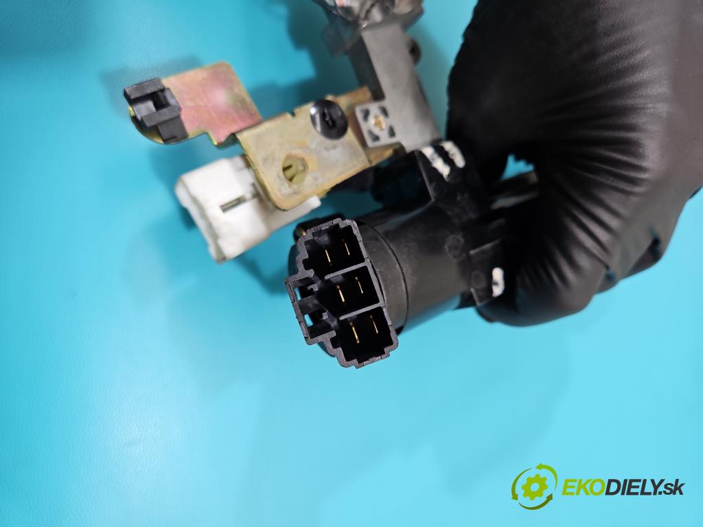 Chevrolet Epica 2.0 20v 143 HP manual 105 kW 1993 cm3 4- Spínačka 532723 (Spínacie skrinky a kľúče)