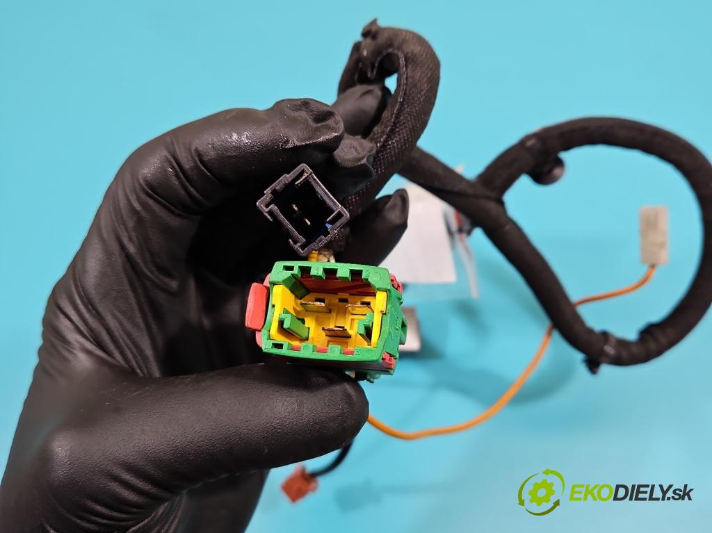 Fiat Ulysse II 2002-2010 2.0 16V 136 HP manual 100 kW 1997 cm3 5- Spínačka  (Spínacie skrinky a kľúče)