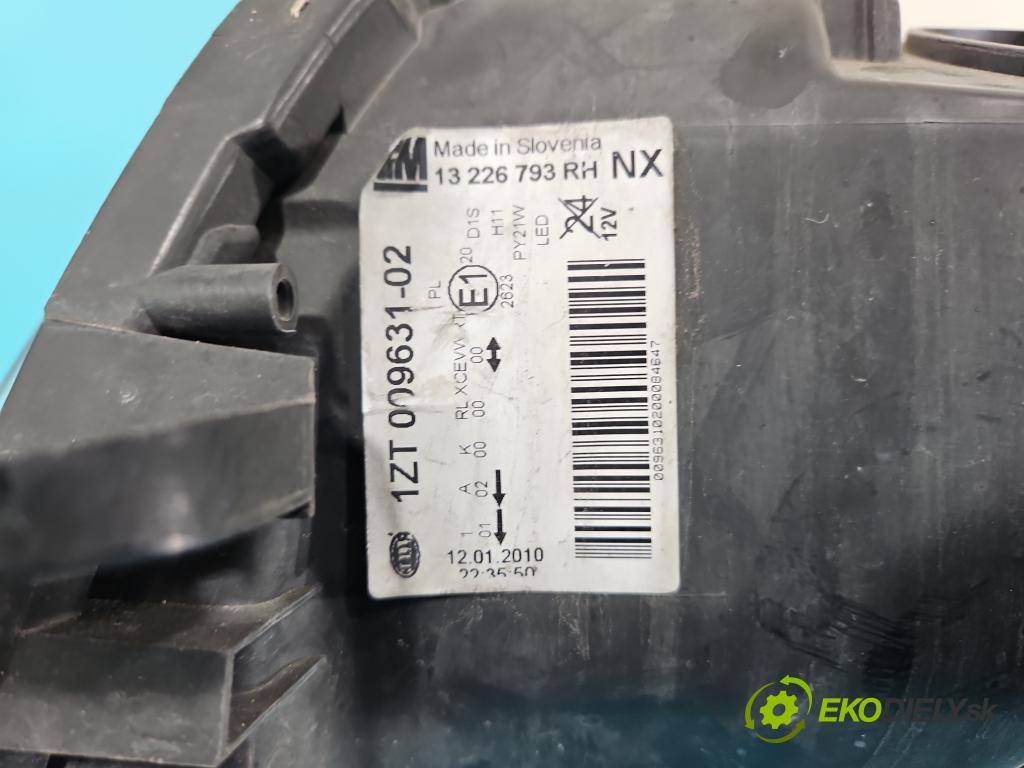 Opel Insignia A 2008-2017 2.0 CDTI 131 HP manual 96 kW 1956 cm3 5- Reflektor: pravý 13226793 (Pravé)