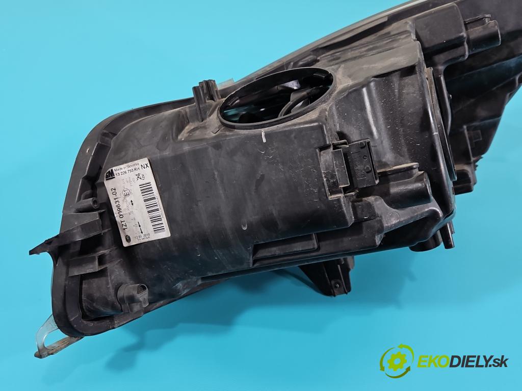 Opel Insignia A 2008-2017 2.0 CDTI 131 HP manual 96 kW 1956 cm3 5- Reflektor: pravý 13226793 (Pravé)