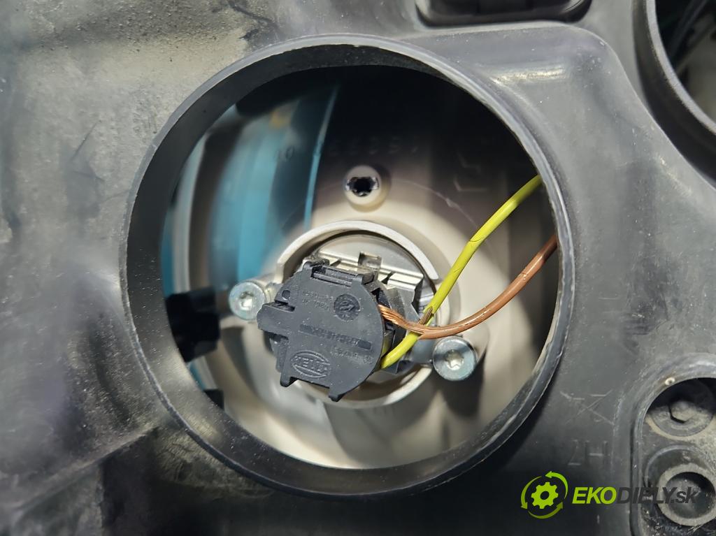 Citroen C4 Grand picasso I 2006-2013 1.6 HDi 109 HP automatic 80 kW 1560 cm3 5- Reflektor: pravý  (Pravé)