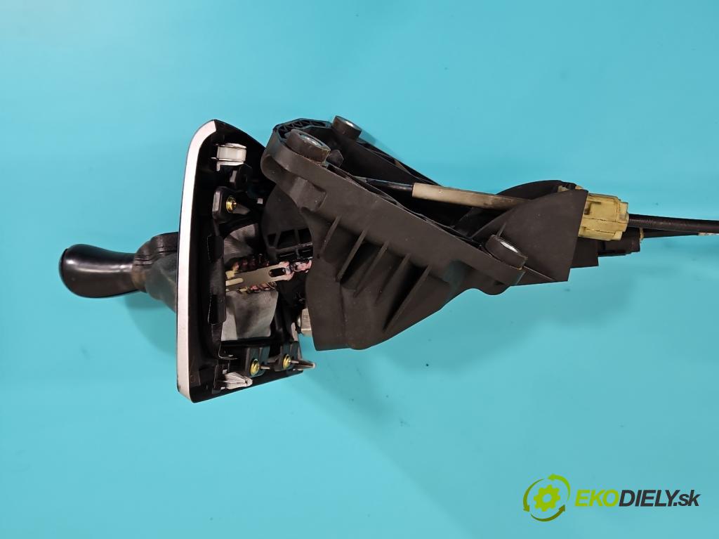 Mazda 5  2005-2010 2.0 citd 110 HP manual 81 kW 1998 cm3 5- Páka: Změny: stupeň,rýchlosť 8159025200 (Rýchlostná páka (kulisa))