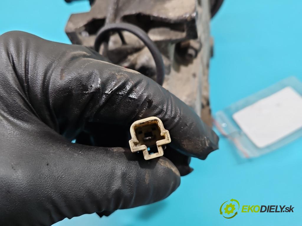 Mazda 5  2005-2010 2.0 citd 110 HP manual 81 kW 1998 cm3 5- Kompresor: klimatizácie H12A1AE4DC (Kompresory klimatizácie)