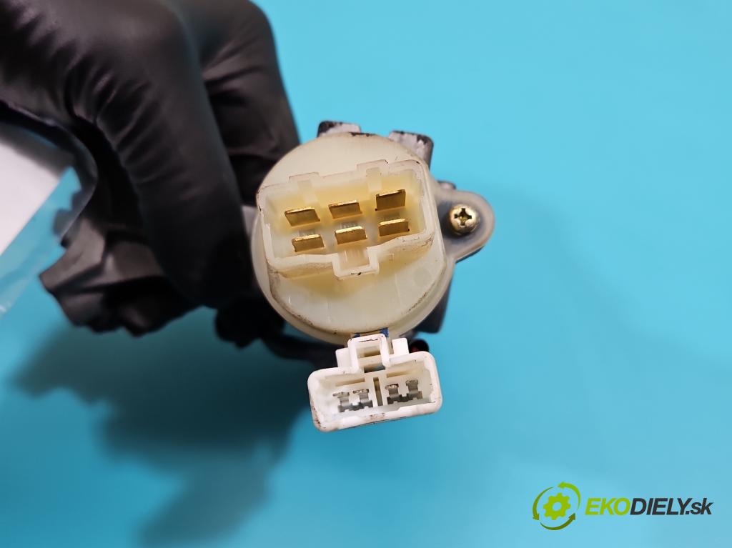 Hyundai Matrix 1.8 16V 122 HP manual 90 kW 1795 cm3 5- Spínačka  (Spínacie skrinky a kľúče)