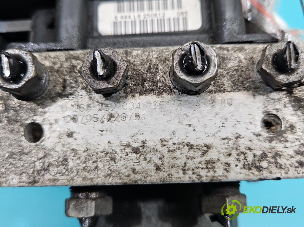 Citroen C4 II 2010-2017 1.6 HDi 111KM manual 82 kW 1560 cm3 5- čerpadlo abs 0265252034 (Pumpy brzdové)