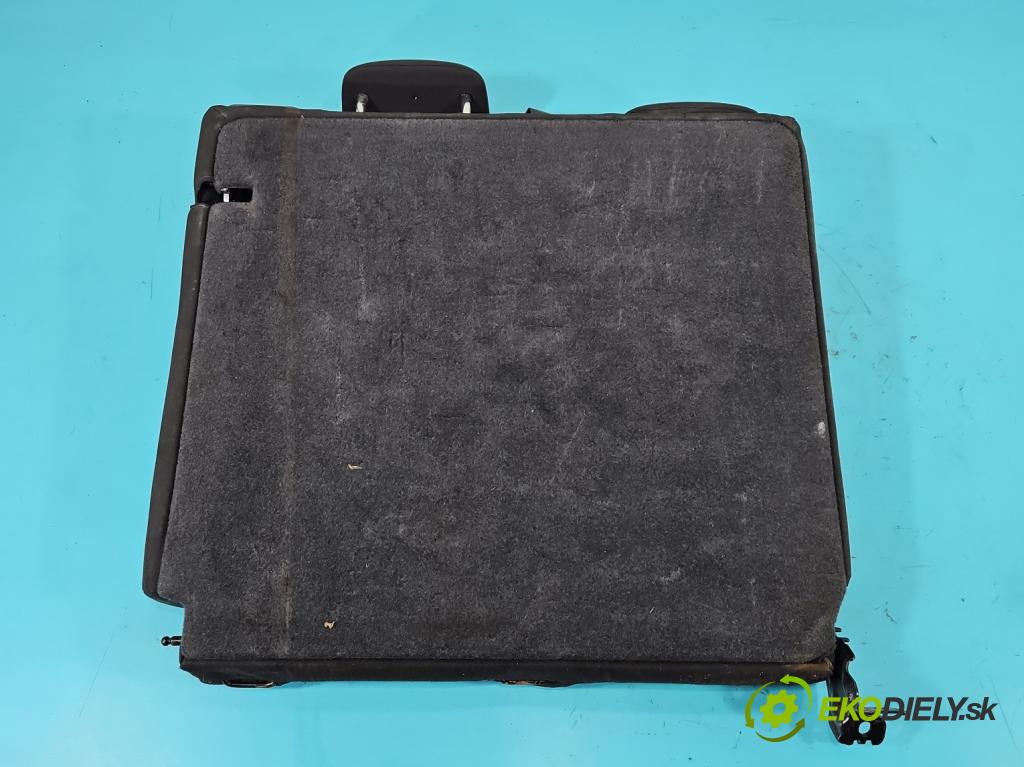 Citroen C4 II 2010-2017 1.6 HDi 111KM manual 82 kW 1560 cm3 5- Pohovka: zadné  (Sedačka, sedadlo)