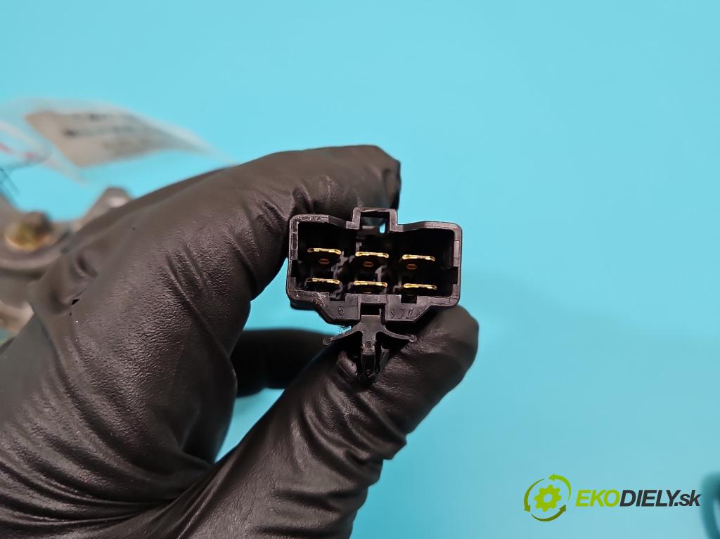 Kia Ceed I 2006-2012 1.6 crdi 90 HP manual 66 kW 1582 cm3 5- Spínačka (Spínacie skrinky a kľúče)