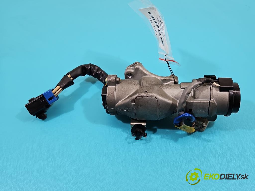 Kia Ceed I 2006-2012 1.6 crdi 90 HP manual 66 kW 1582 cm3 5- Spínačka (Spínacie skrinky a kľúče)